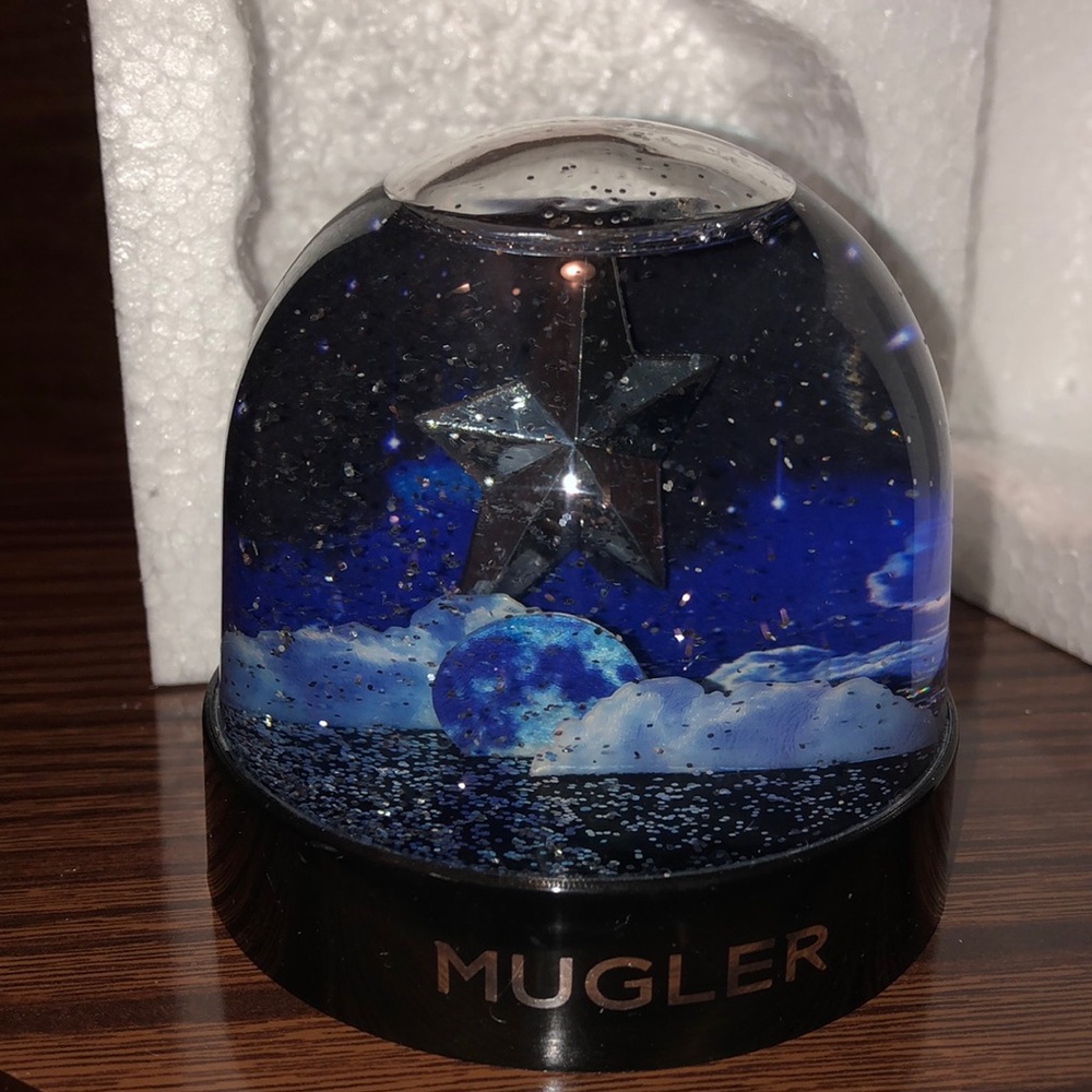 Angel Mugler Snowglobe